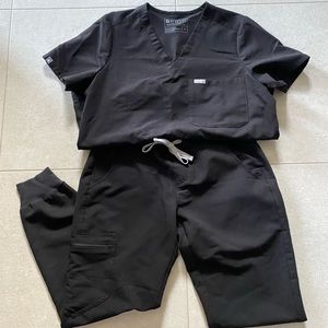 FIGS Jogger scrub set. Black. Small bottoms, medium top.